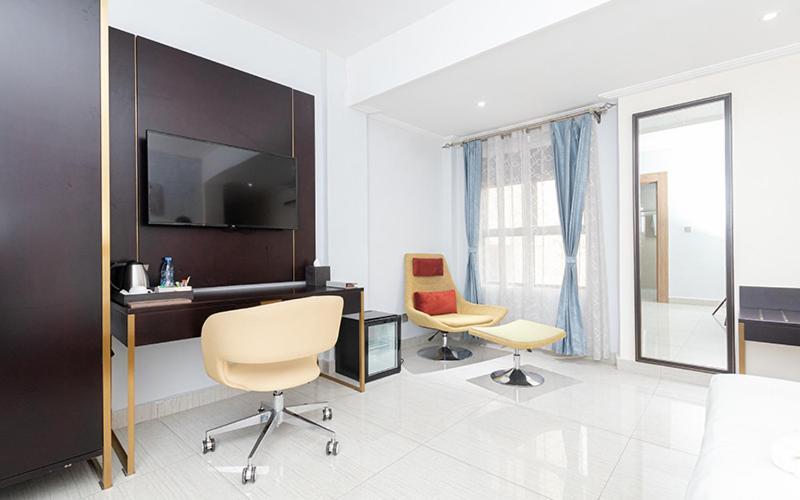 Hotel Le Figaro Douala Bagian luar foto