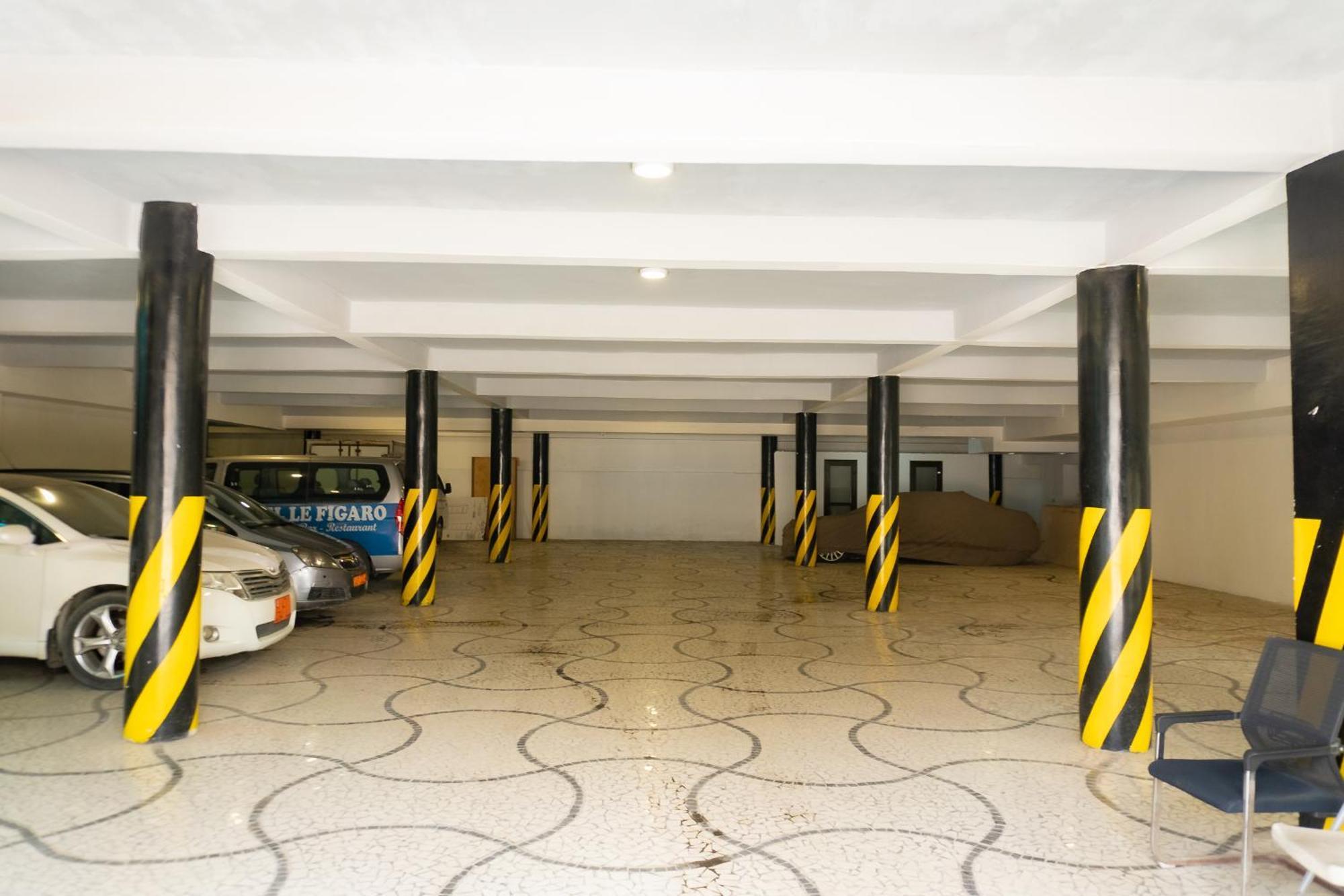 Hotel Le Figaro Douala Bagian luar foto